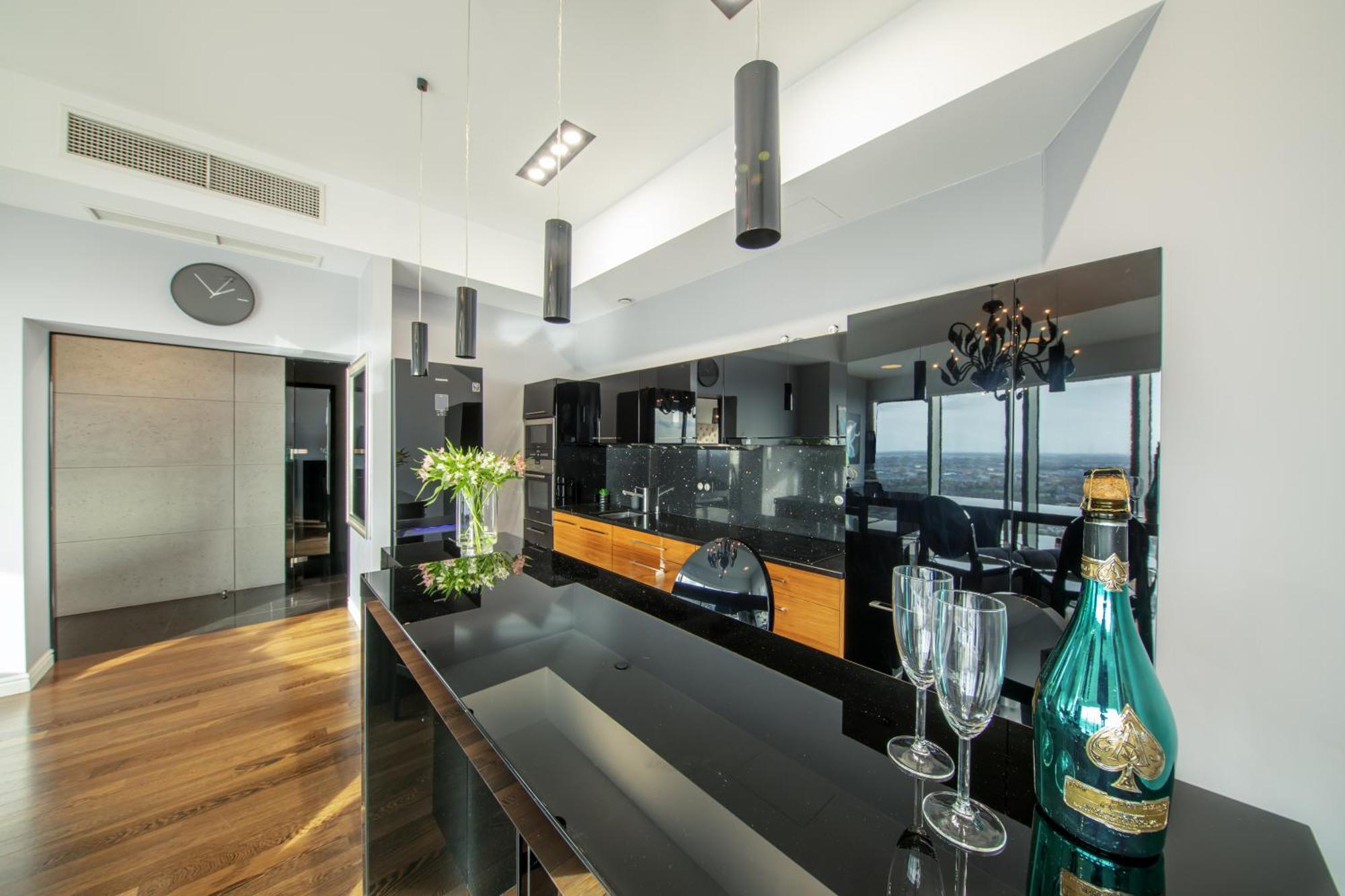 30Th+ Floor Apartments In Sky Tower Breslau Exterior foto